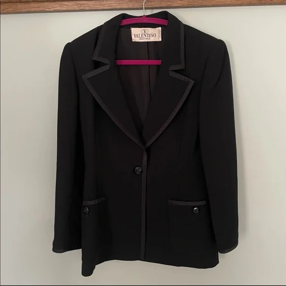 AUTHENTIC VALENTINO Vintage Boutique Blazer. Size 4. - Picture 5 of 8